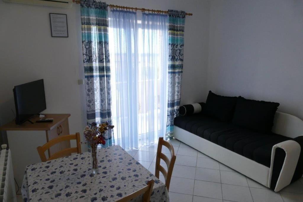 Apartments Jasmin Barbat na Rabu Экстерьер фото