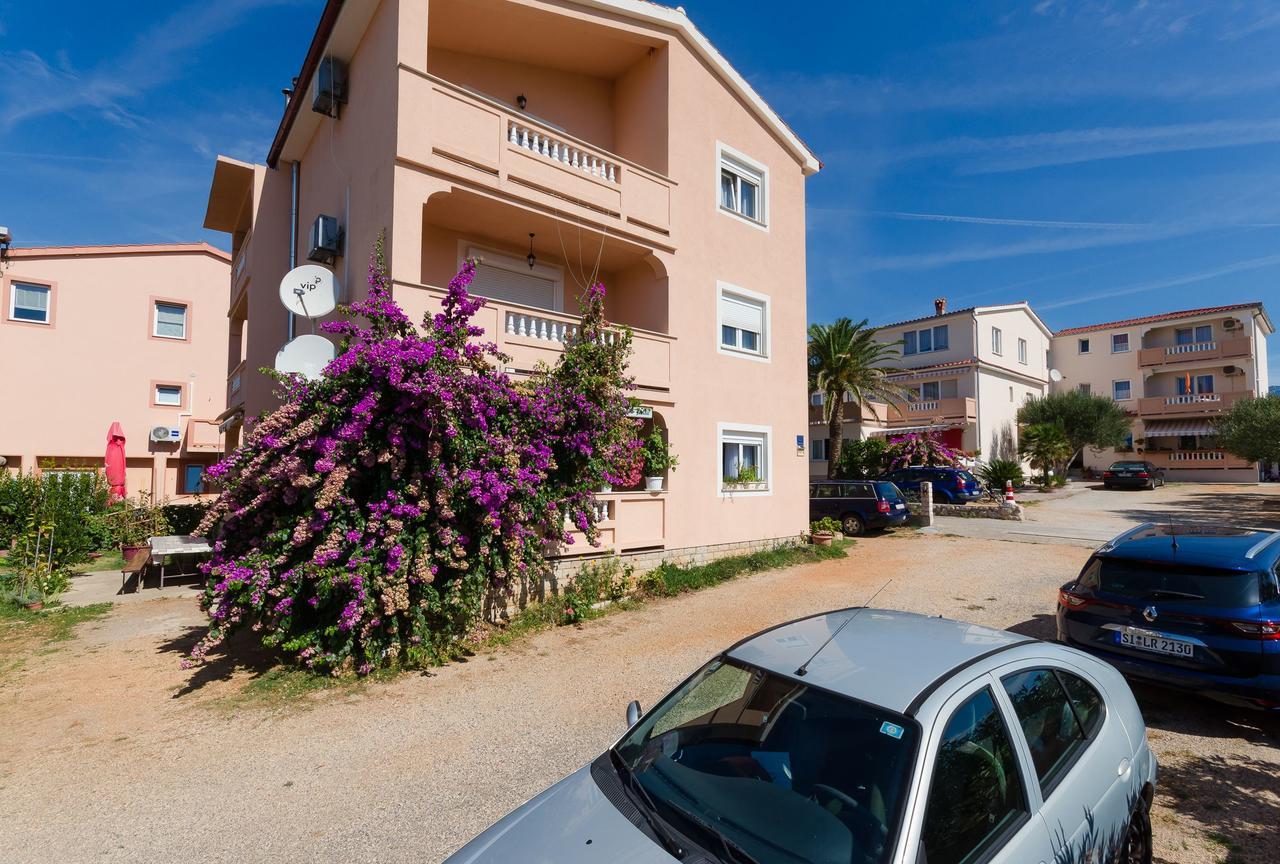 Apartments Jasmin Barbat na Rabu Экстерьер фото