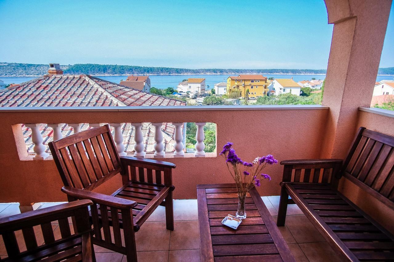 Apartments Jasmin Barbat na Rabu Экстерьер фото