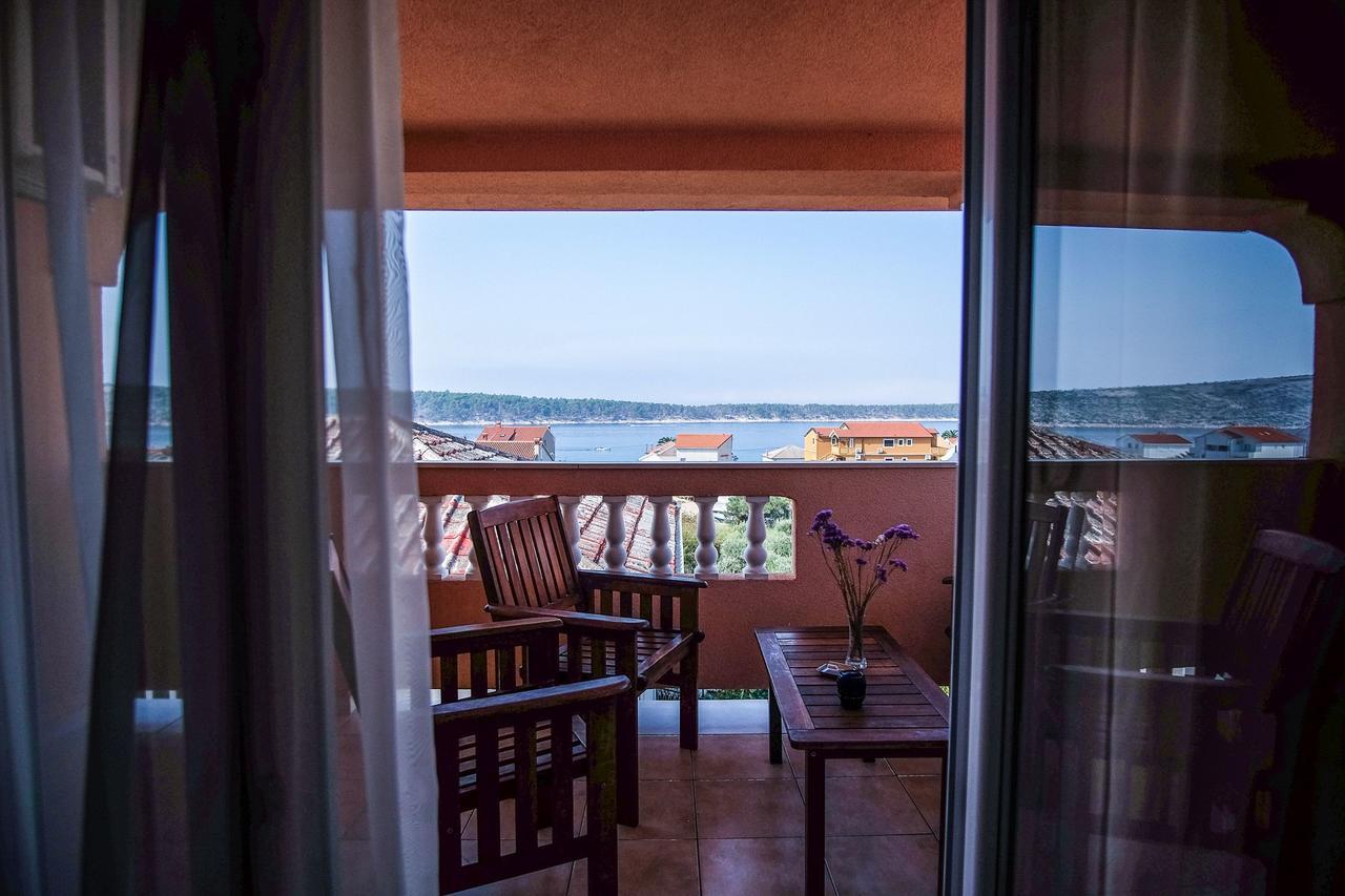 Apartments Jasmin Barbat na Rabu Экстерьер фото