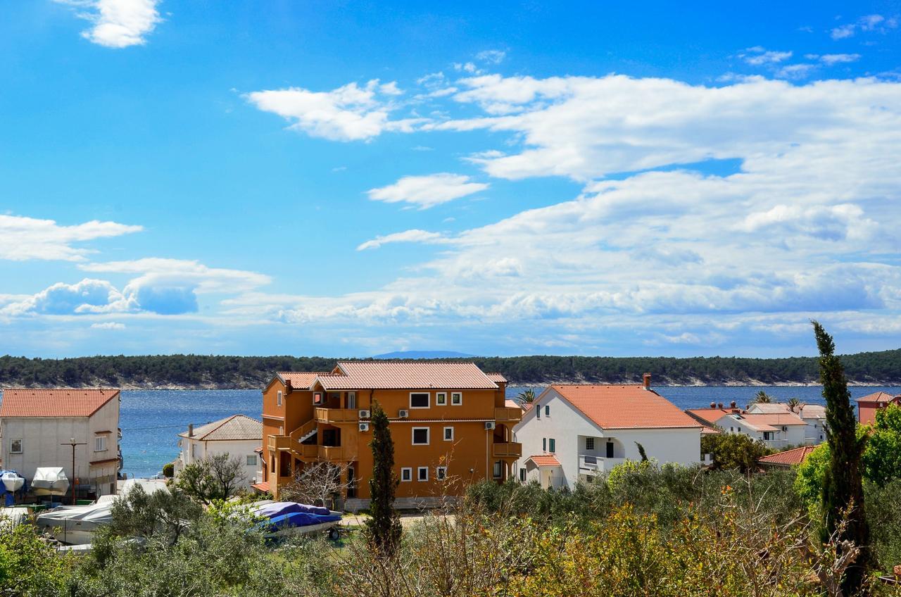 Apartments Jasmin Barbat na Rabu Экстерьер фото