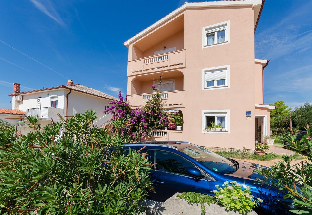 Apartments Jasmin Barbat na Rabu Экстерьер фото