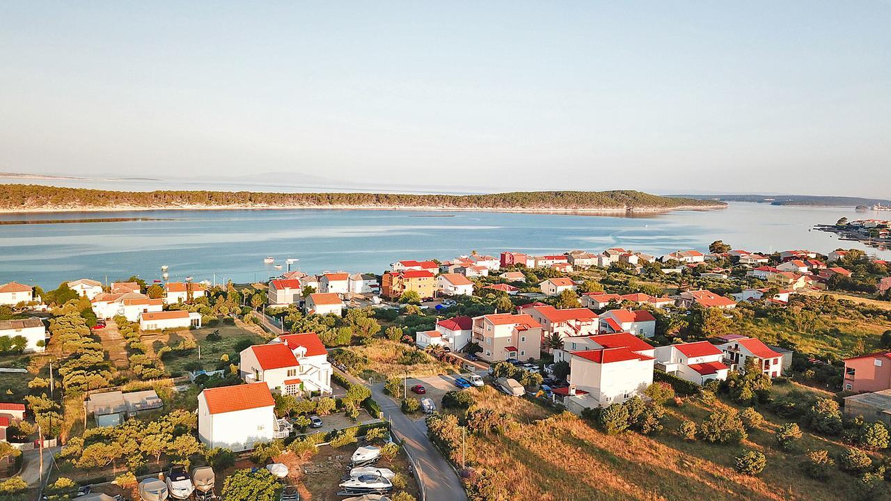Apartments Jasmin Barbat na Rabu Экстерьер фото